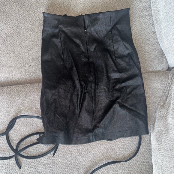 Stretchy Black Lace-Up Corset Skirt - Picture 2 of 2